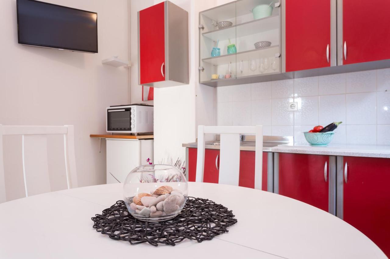 Lara - Apartment Near The Beach Vrbnik Zewnętrze zdjęcie